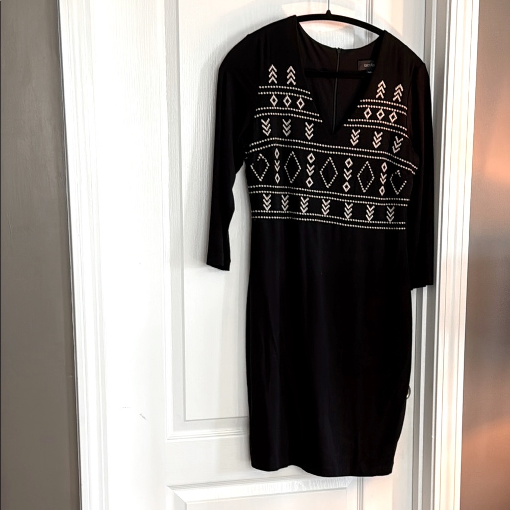 Karen Kane Black and White 3/4 Sleeve Sheath Dress-Size Medium